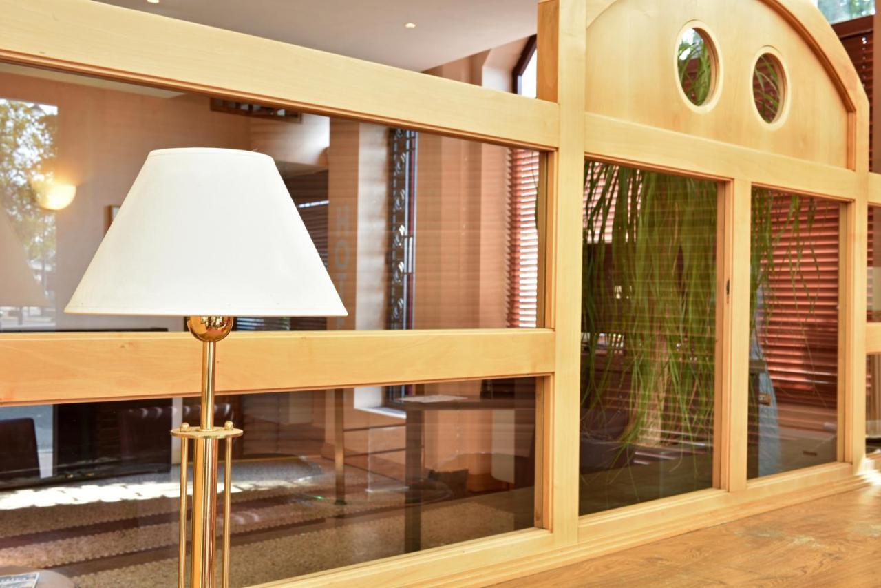 Hotel Moderne อาร์ราส ภายนอก รูปภาพ